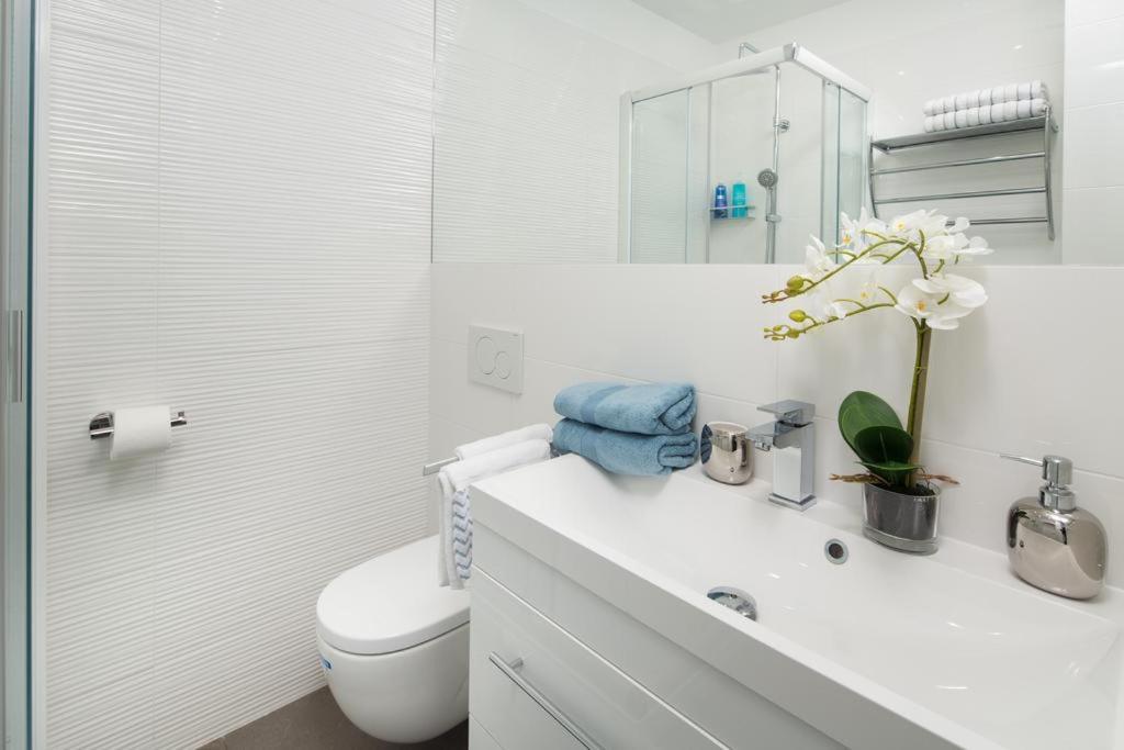 Danube Corso Boutique Apartment Budapest Bagian luar foto